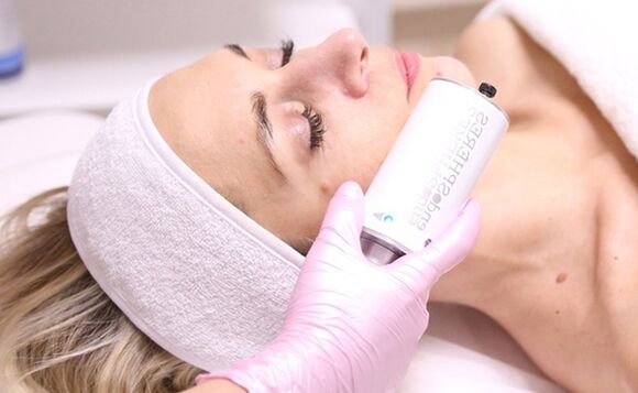 Endosphere Facial Skin Therapy för en föryngrande effekt